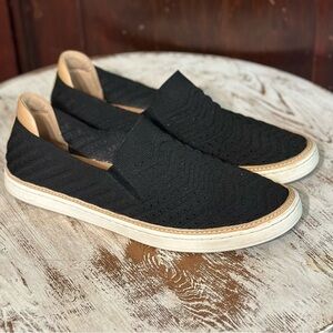 Ugg Sammy Black Knit Slip On Casual sneakers